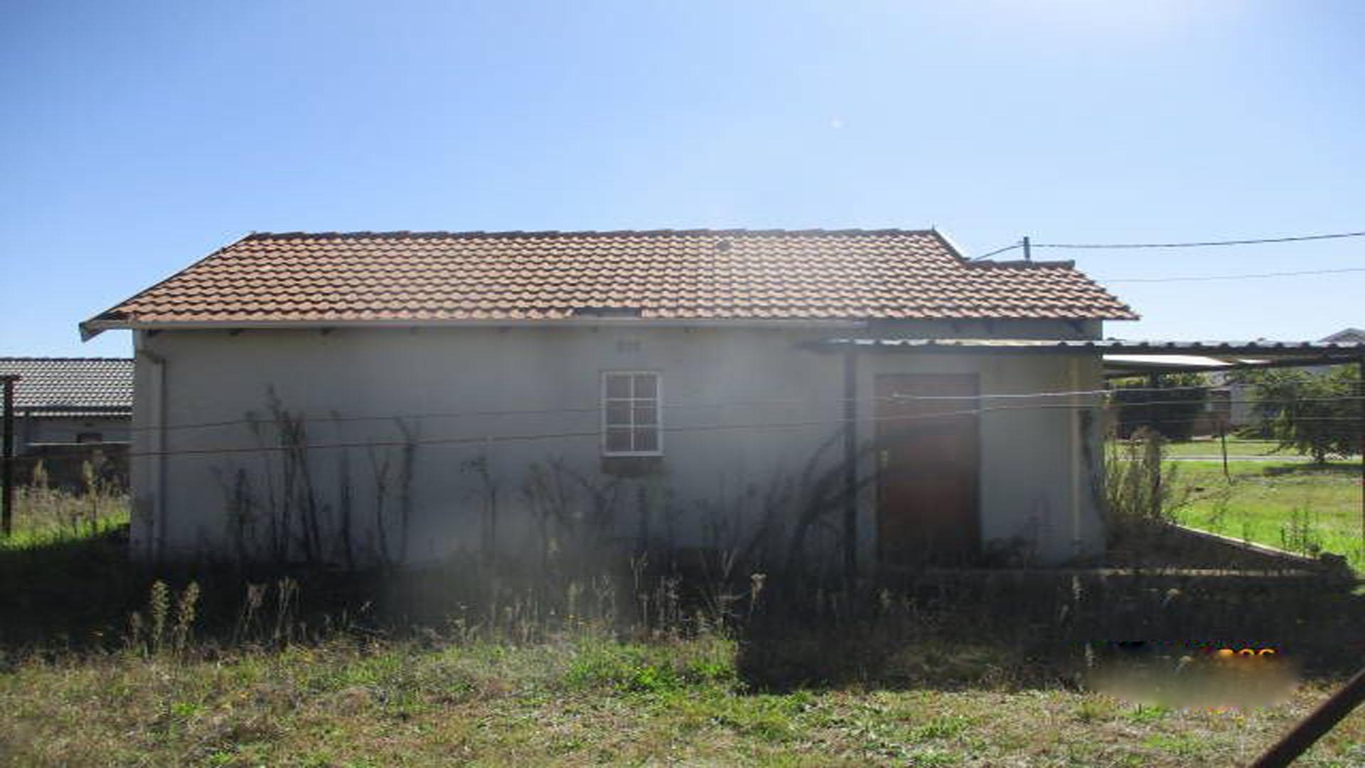 Front View of property in Middelburg (EC)