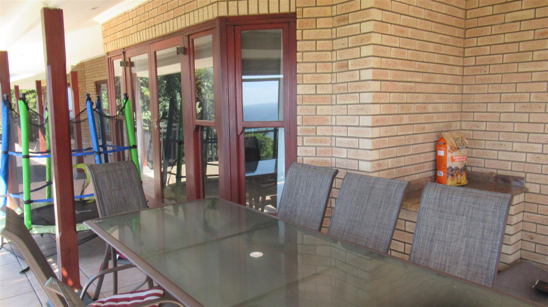 Balcony - 65 square meters of property in Hibberdene