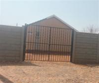 Front View of property in Savanna City