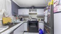 Kitchen - 10 square meters of property in Dawn Park