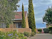 3 Bedroom 2 Bathroom Simplex for Sale for sale in Pentagon Park 