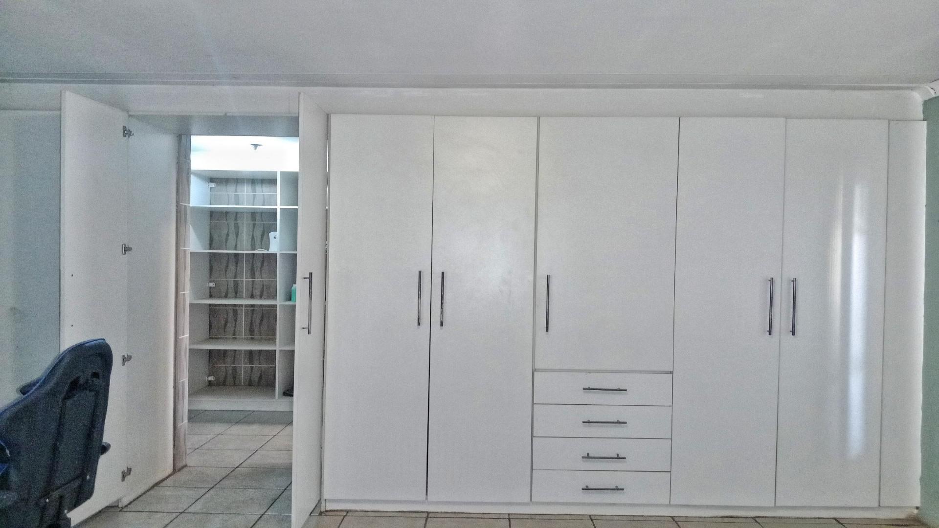 Bed Room 1 of property in Atteridgeville