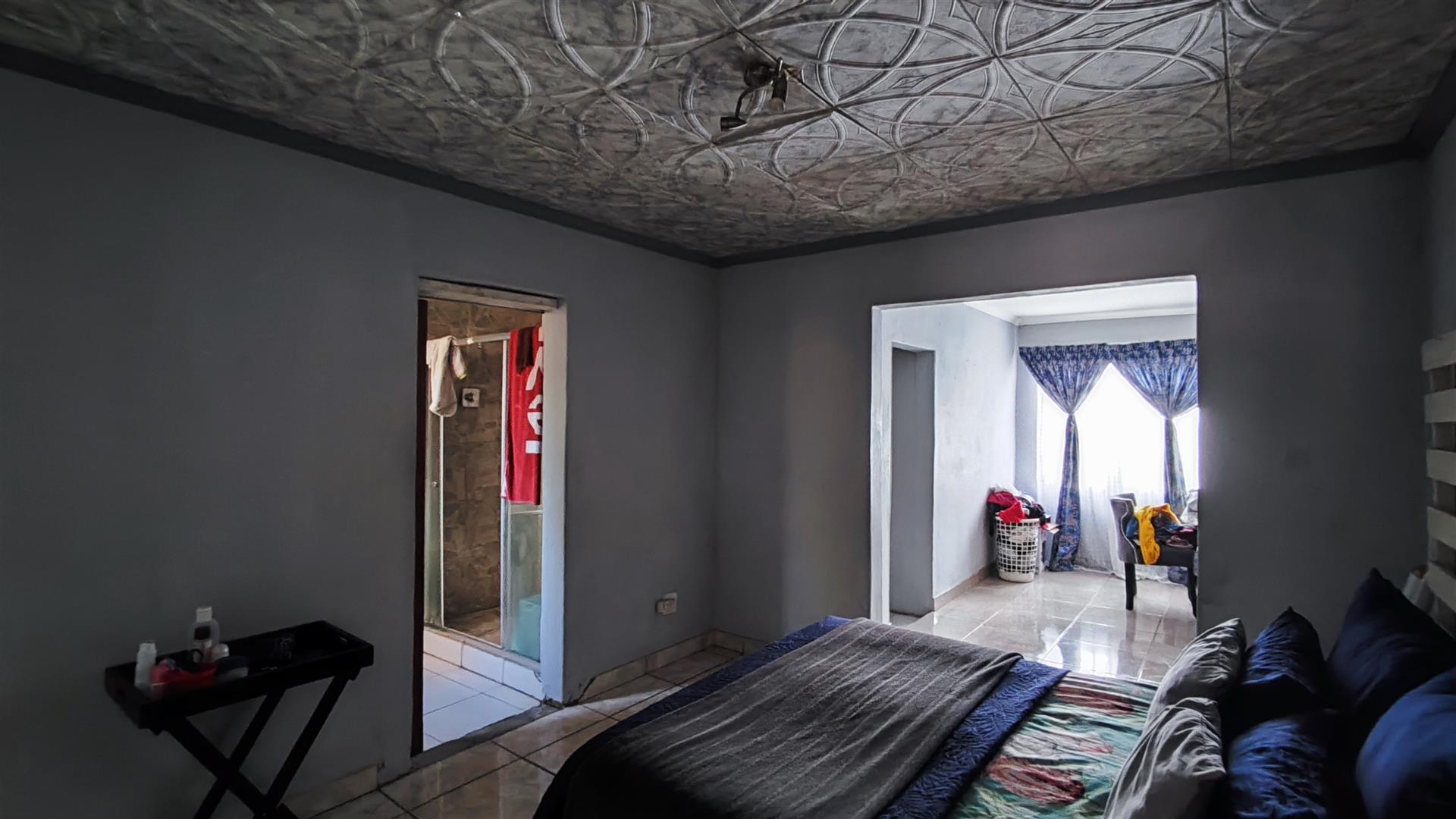 Main Bedroom - 14 square meters of property in Terenure