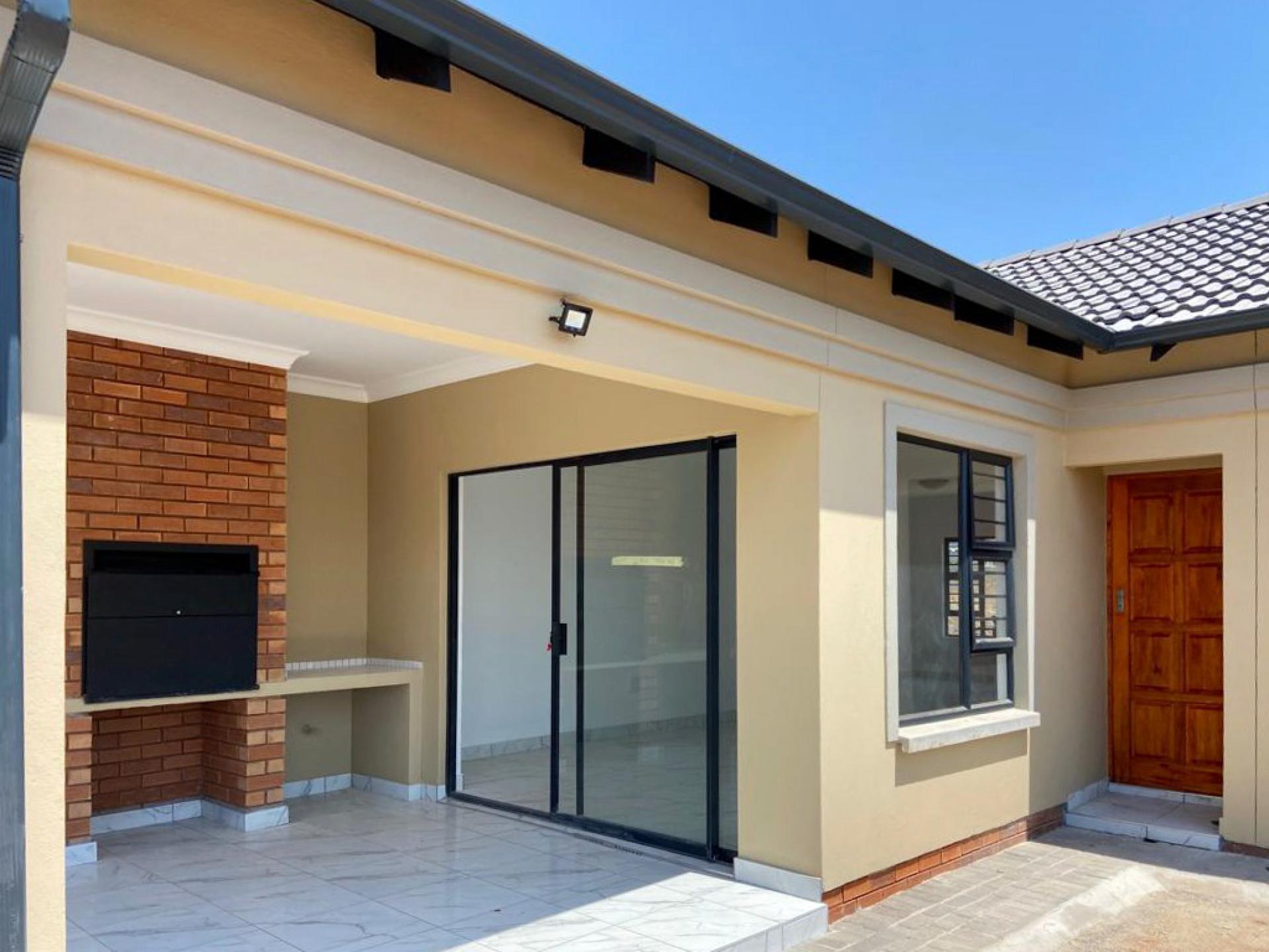  of property in Karenpark