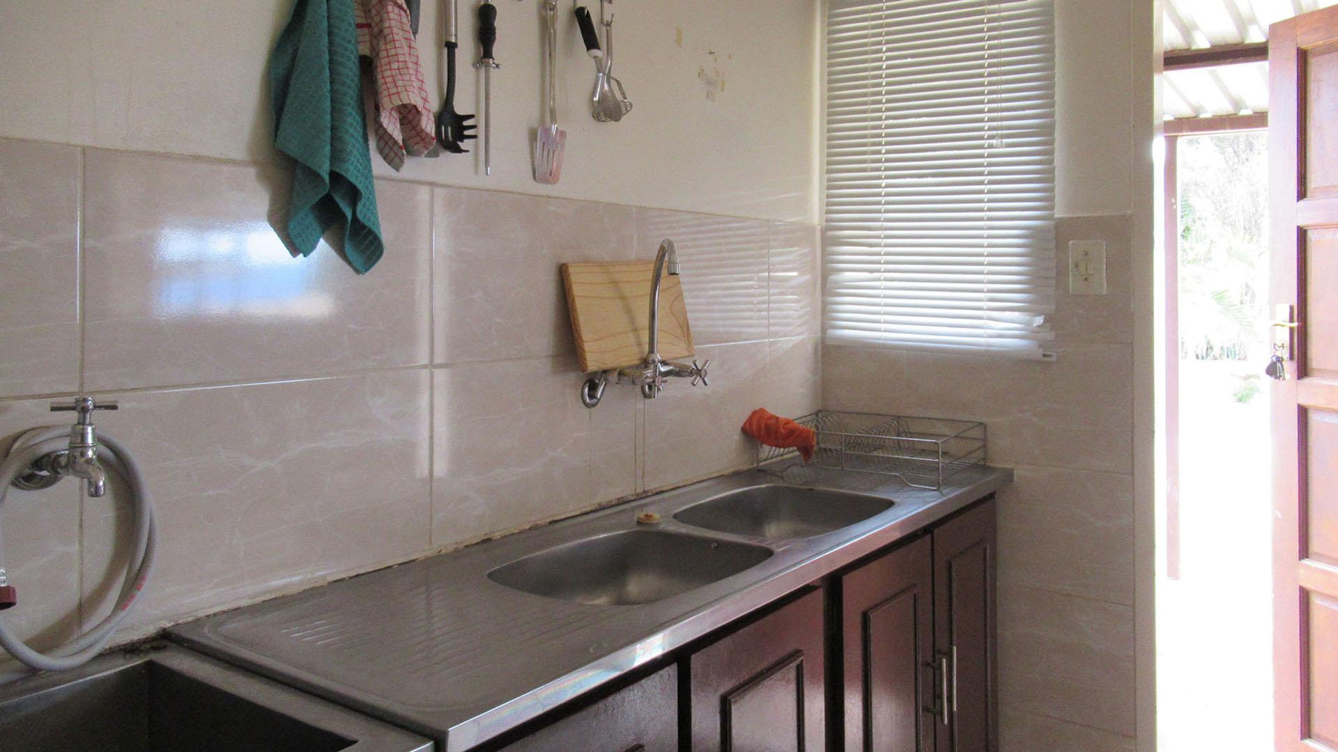 Scullery - 7 square meters of property in Roodepoort