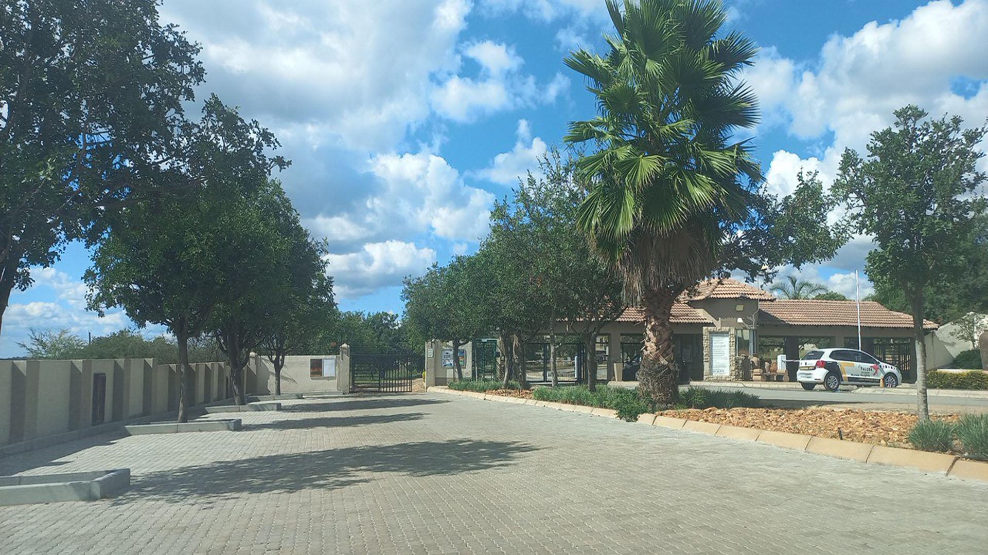Front View of property in Bendor