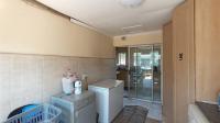 Scullery - 15 square meters of property in Brackendowns