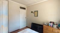 Bed Room 2 - 14 square meters of property in Brackendowns