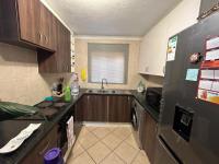Kitchen - 8 square meters of property in Theresapark