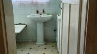 Bathroom 1 - 10 square meters of property in Steynsburg