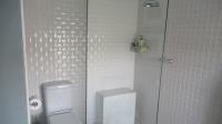 Main Bathroom - 14 square meters of property in Greenhills