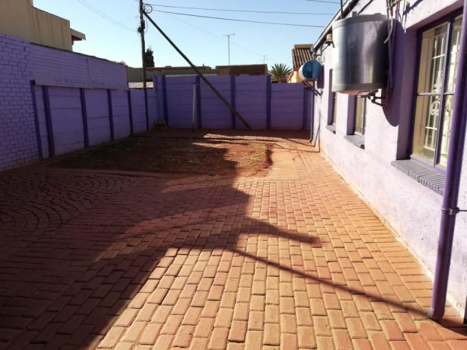 4 Bedroom House for Sale For Sale in Lenasia - MR542647