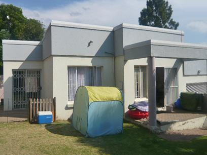 2 Bedroom Simplex for Sale For Sale in Midrand - Private Sale - MR54271