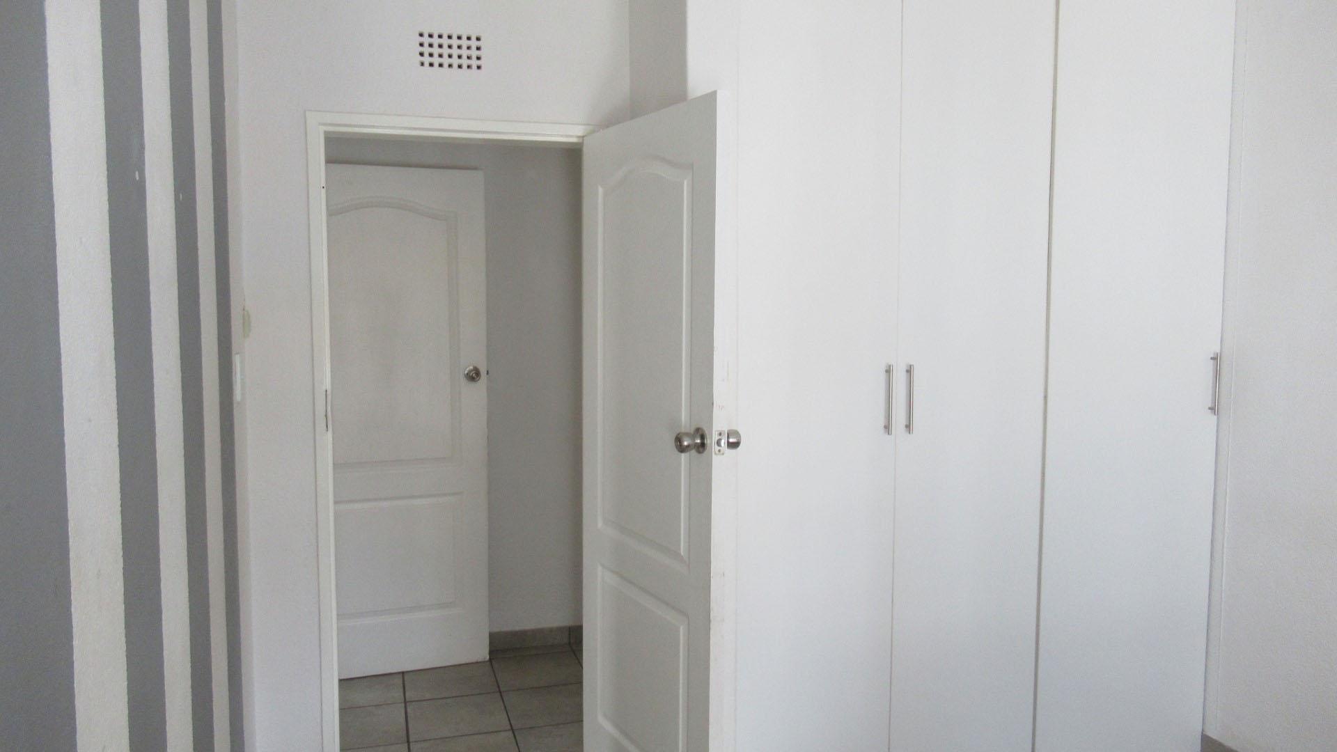 Bed Room 1 - 26 square meters of property in Kenmare