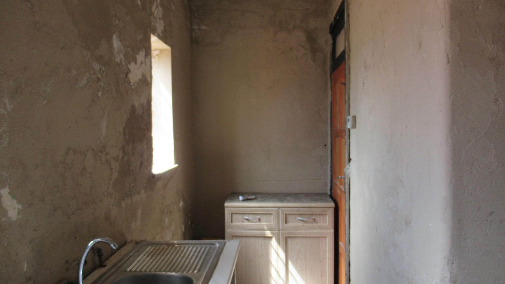 Kitchen - 14 square meters of property in Turffontein