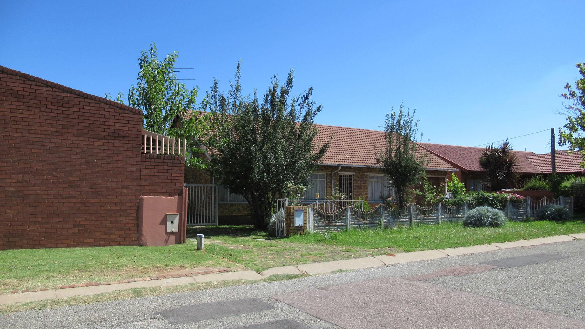 Front View of property in Bakerton