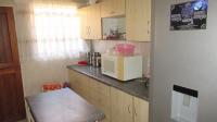 Kitchen - 12 square meters of property in Bakerton