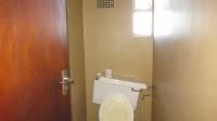 Bathroom 1 - 4 square meters of property in Vanderbijlpark