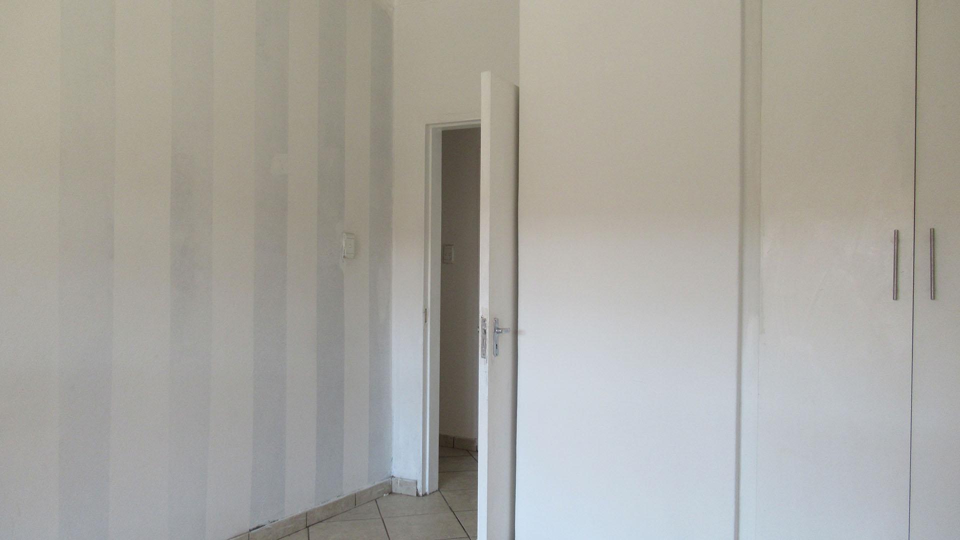 Main Bedroom - 13 square meters of property in Cruywagenpark