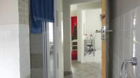 Bathroom 1 - 7 square meters of property in Doornpoort