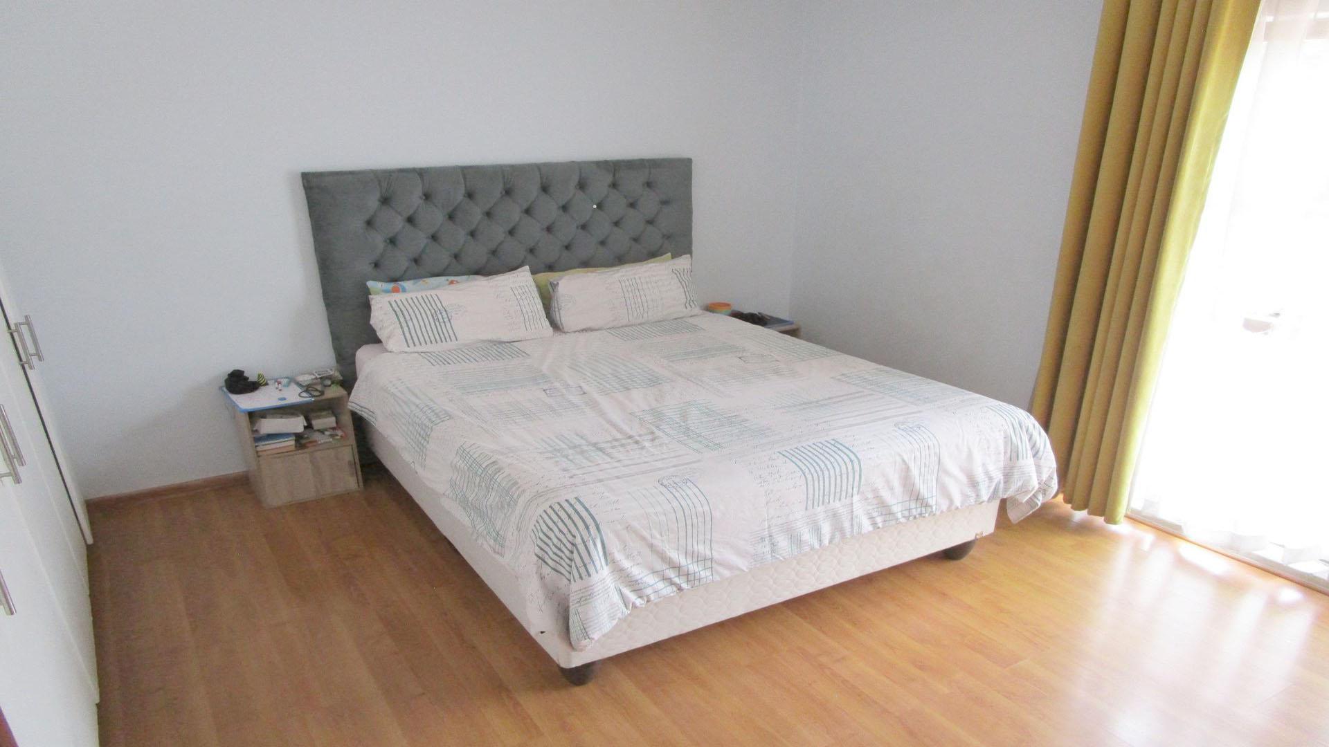 Bed Room 2 of property in Greenstone Hill