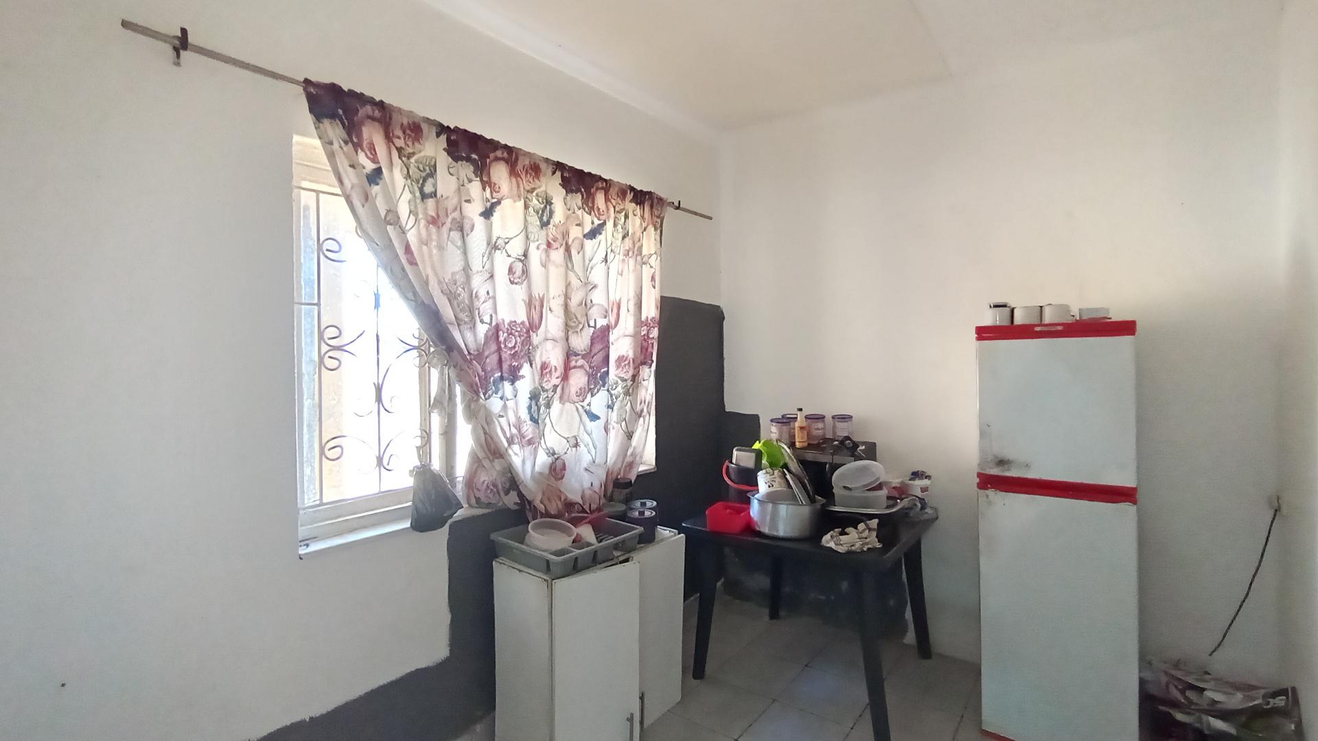 Kitchen - 22 square meters of property in Northdene 