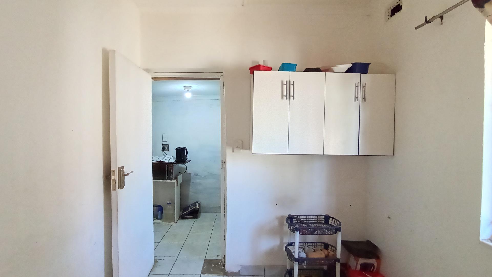 Kitchen - 22 square meters of property in Northdene 