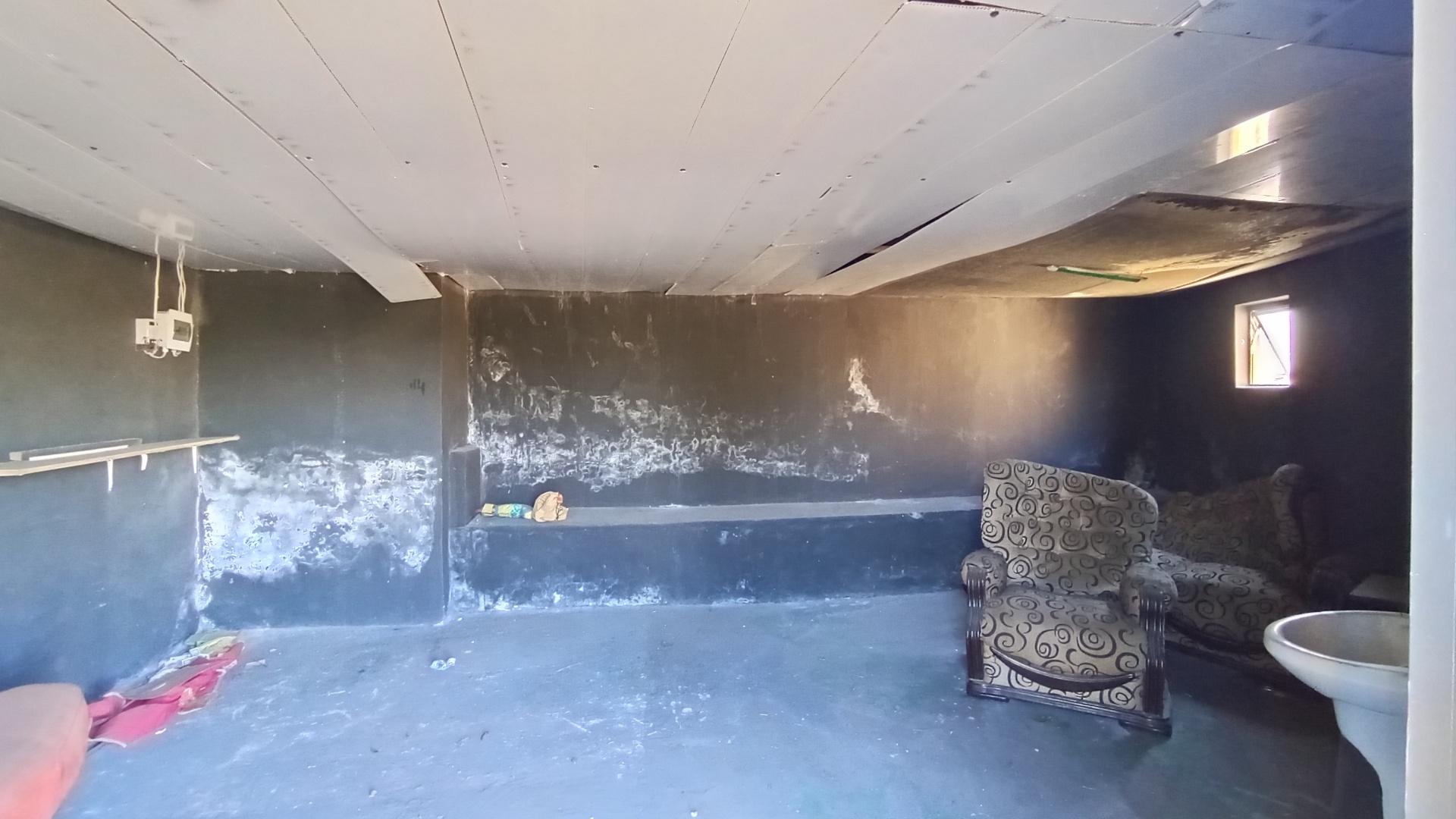 Spaces - 16 square meters of property in Northdene 