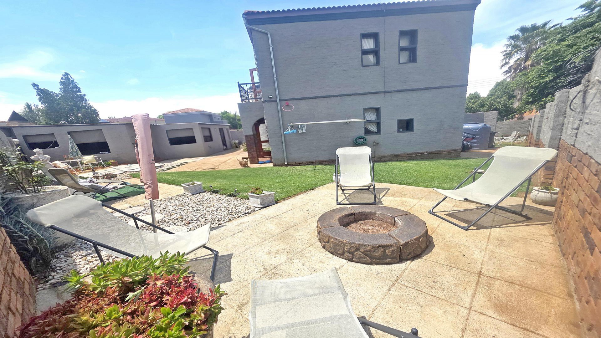 Backyard of property in Heidelberg - GP