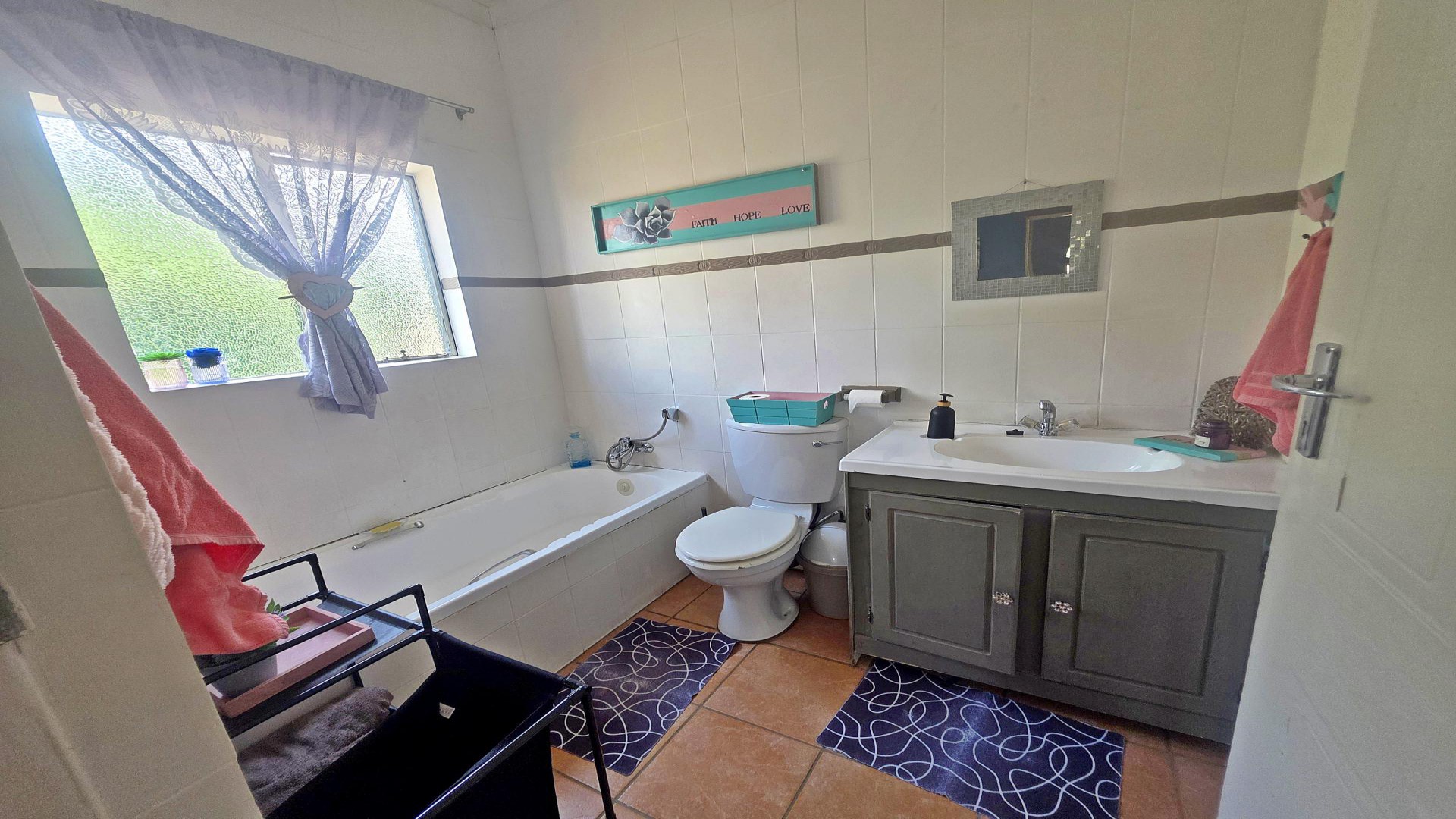 Bathroom 2 of property in Heidelberg - GP
