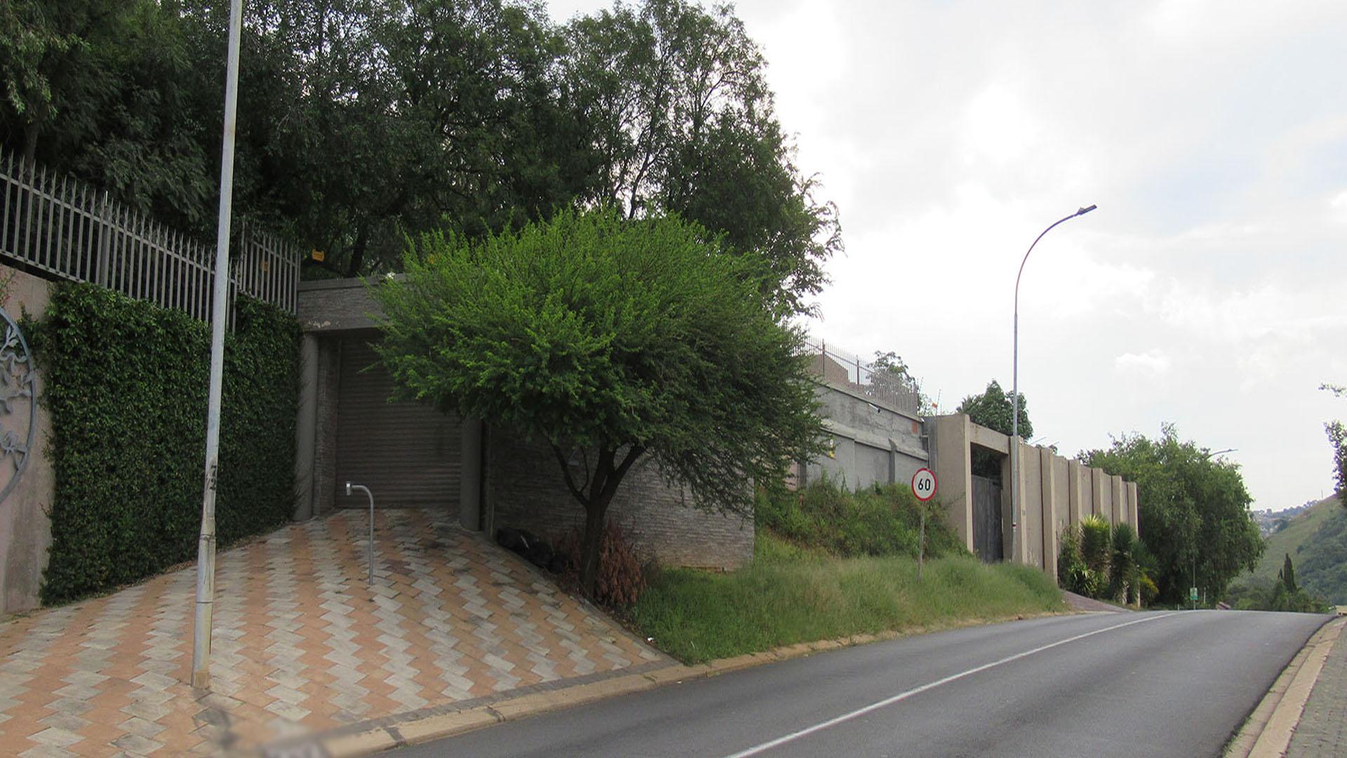 Front View of property in Glenvista