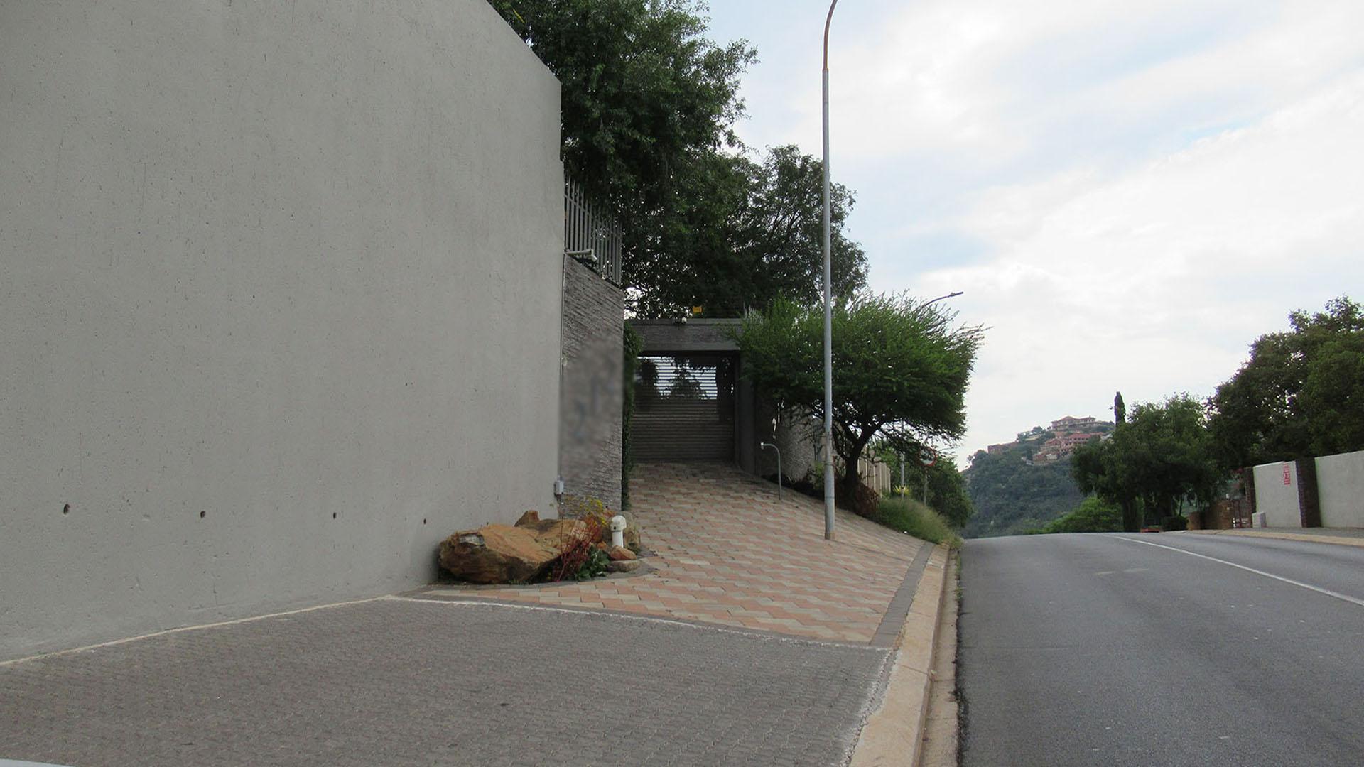 Front View of property in Glenvista