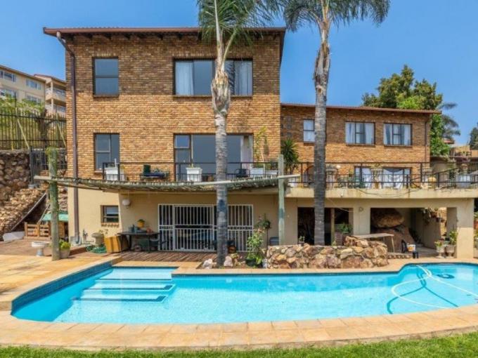 4 Bedroom House for Sale For Sale in Bedfordview MR543419