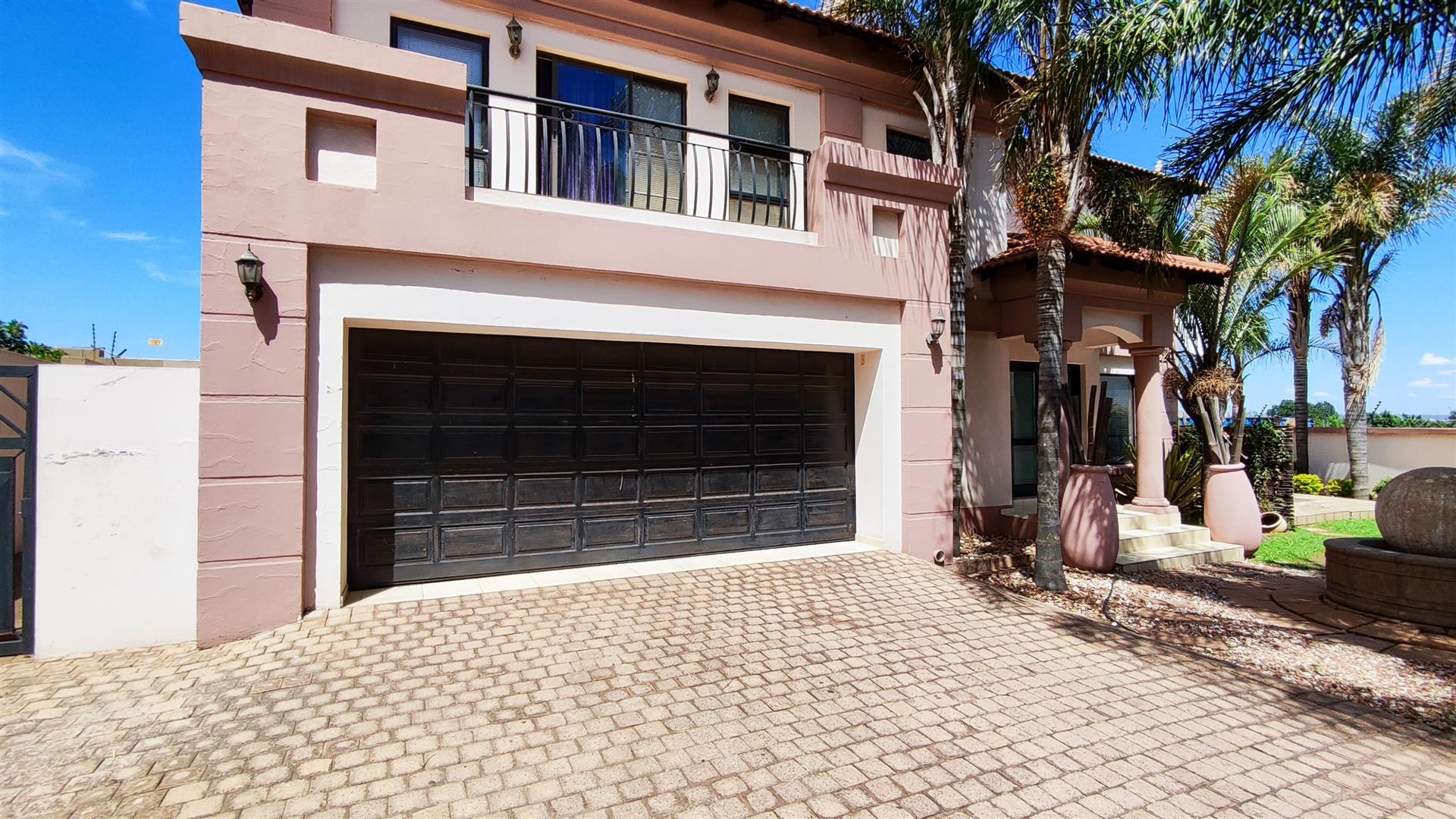 Front View of property in Parkrand
