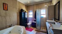 Main Bathroom - 9 square meters of property in Parkrand