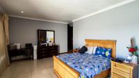 Main Bedroom - 38 square meters of property in Parkrand