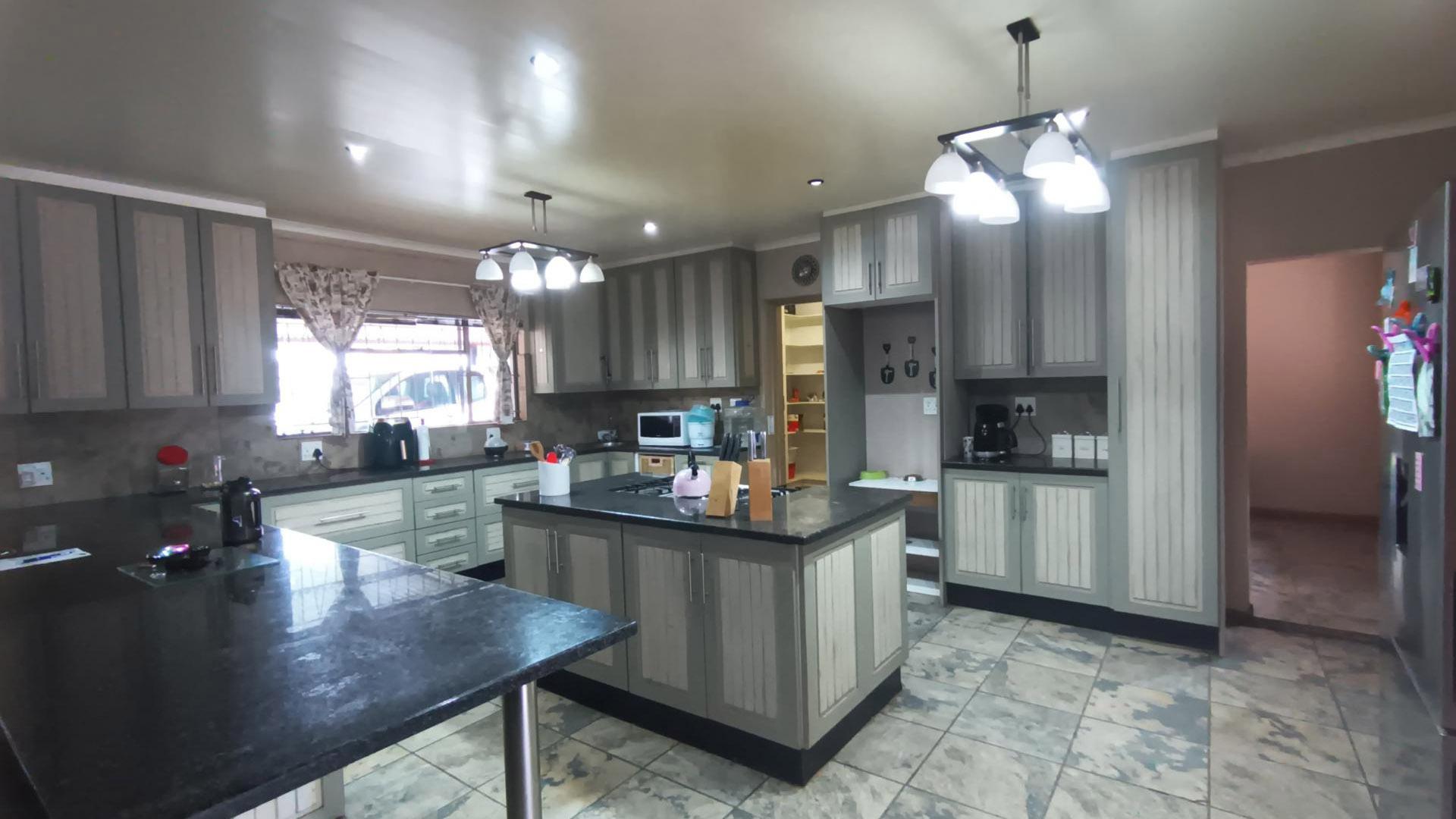 Kitchen of property in Olifantshoek