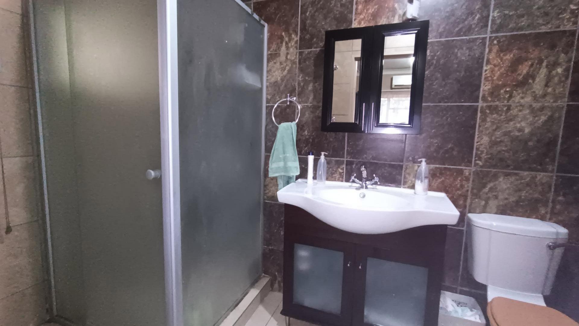 Bathroom 1 of property in Olifantshoek