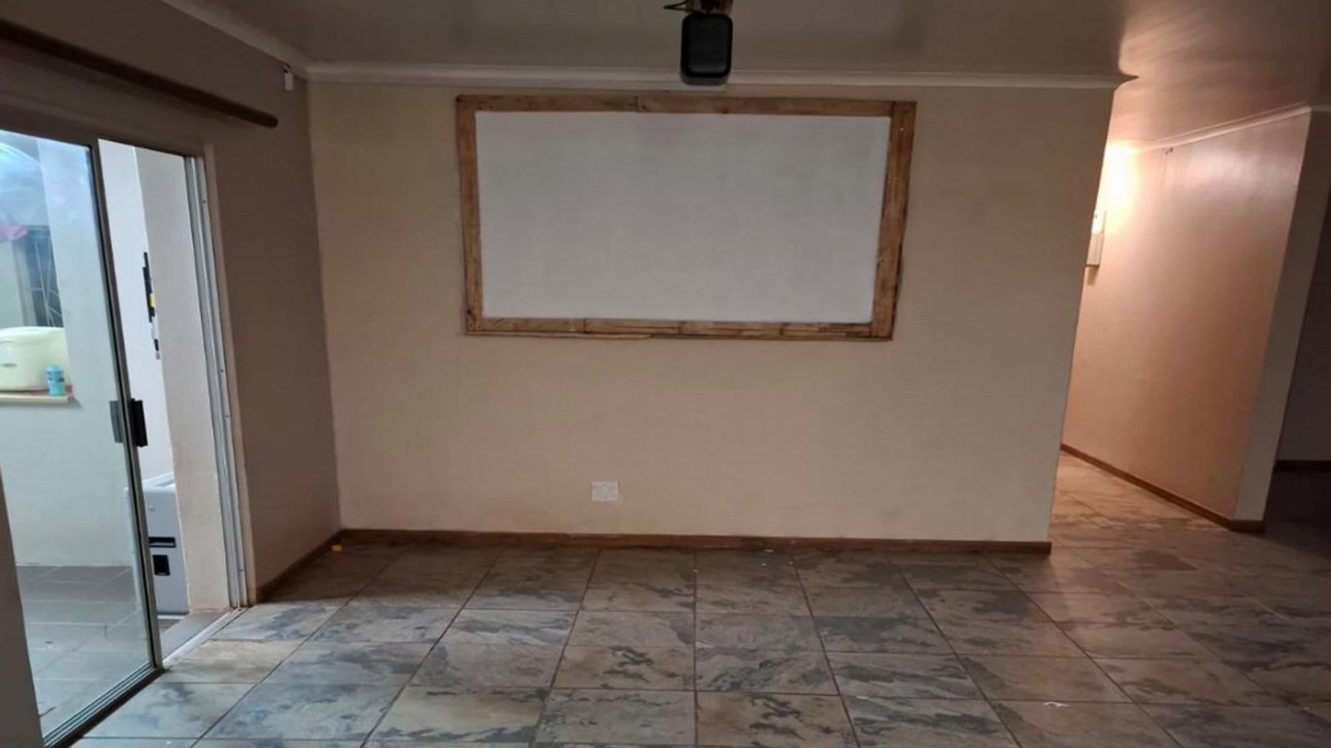 Spaces of property in Olifantshoek