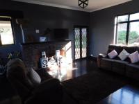 Lounges - 35 square meters of property in Montclair (Dbn)