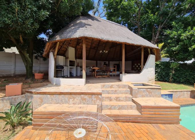 4 Bedroom House for Sale For Sale in Northcliff - MR543605