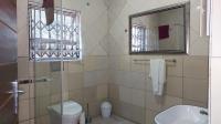 Bathroom 1 - 6 square meters of property in Chantelle