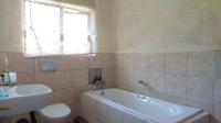 Bathroom 3+ - 25 square meters of property in Chantelle