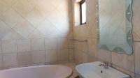 Bathroom 3+ - 25 square meters of property in Chantelle