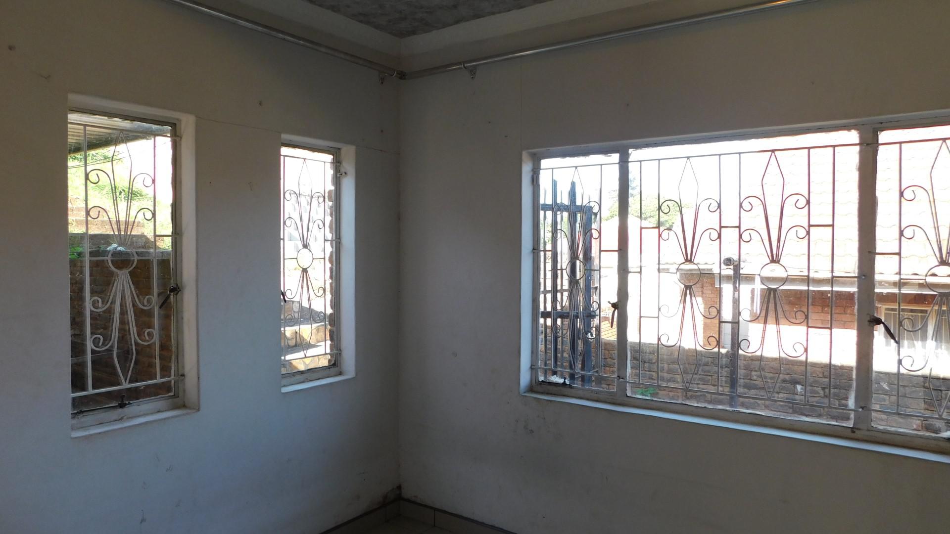 Bed Room 1 - 11 square meters of property in Raisethorpe