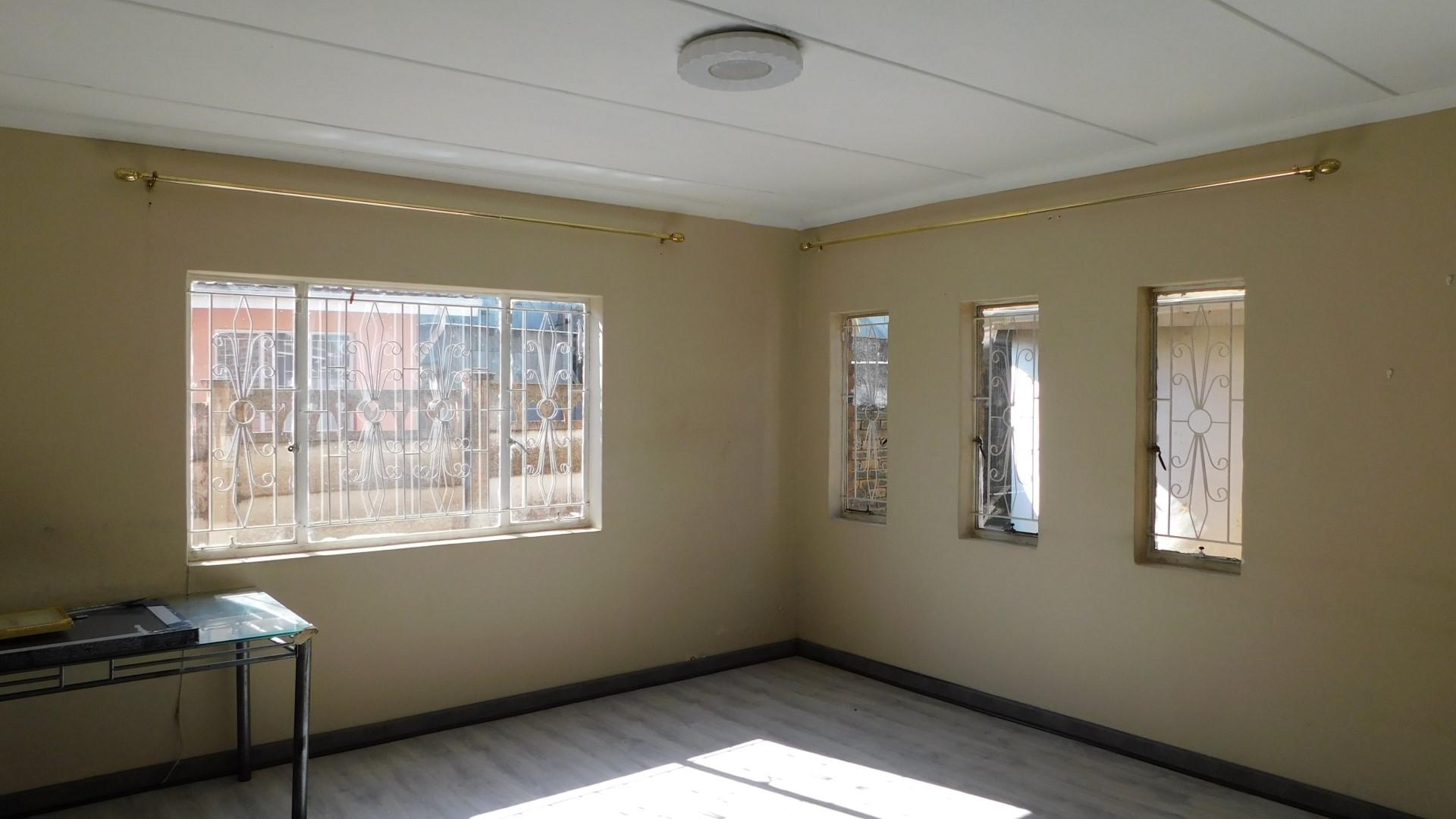 Lounges - 26 square meters of property in Raisethorpe