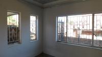Bed Room 1 - 11 square meters of property in Raisethorpe