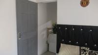 Bed Room 1 - 17 square meters of property in Crossmoor