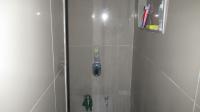 Main Bathroom - 2 square meters of property in Crossmoor