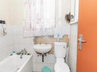 Bathroom 1 of property in Tanganani, Diepsloot